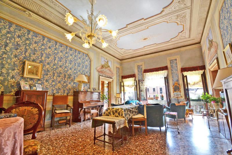 Venetian house of Jean Jacques Rousseau is for sale