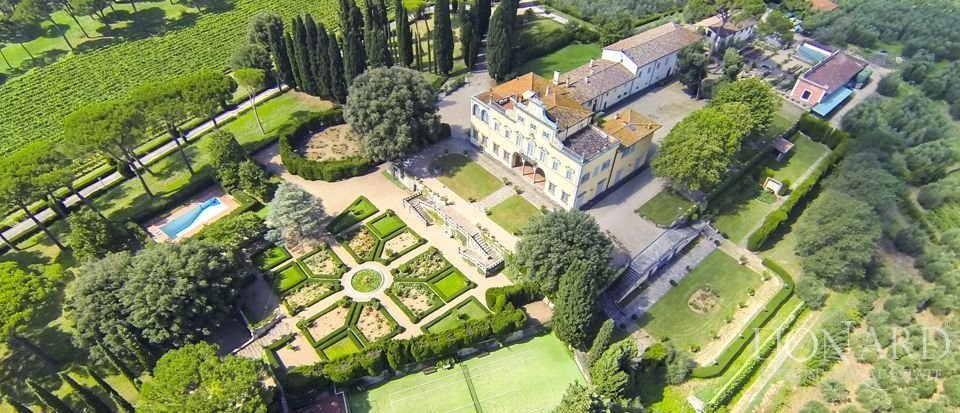 In Italy is for sale the villa of Mona Lisa