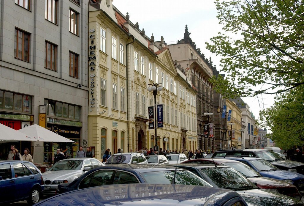 Russian investors purchased expensive “Slovanský dům” in Prague