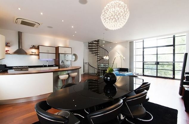 "Naked Chef" house in London is for sale