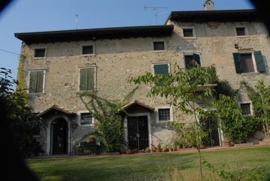 Detached house in Padenghe sul Garda