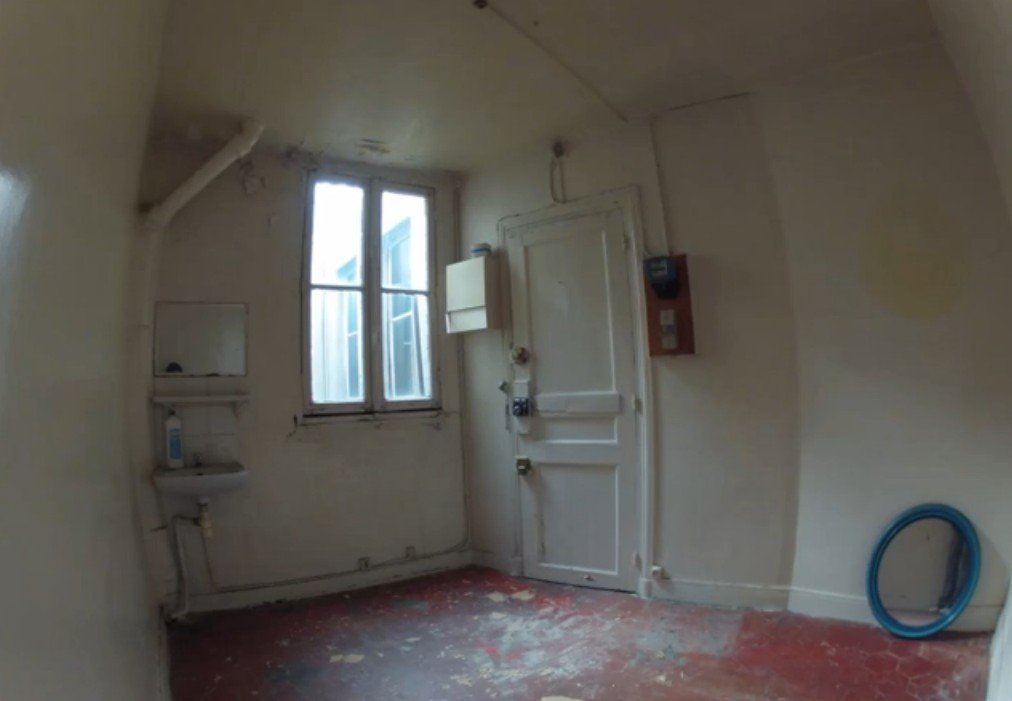 Designers have turned an abandoned apartment in nice flat in Paris | Photo 4 | ee24