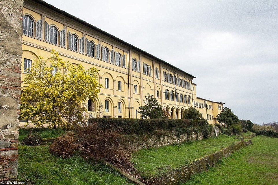 Go to the monastery ... for €18 million in Tuscany! | Photo 2 | ee24
