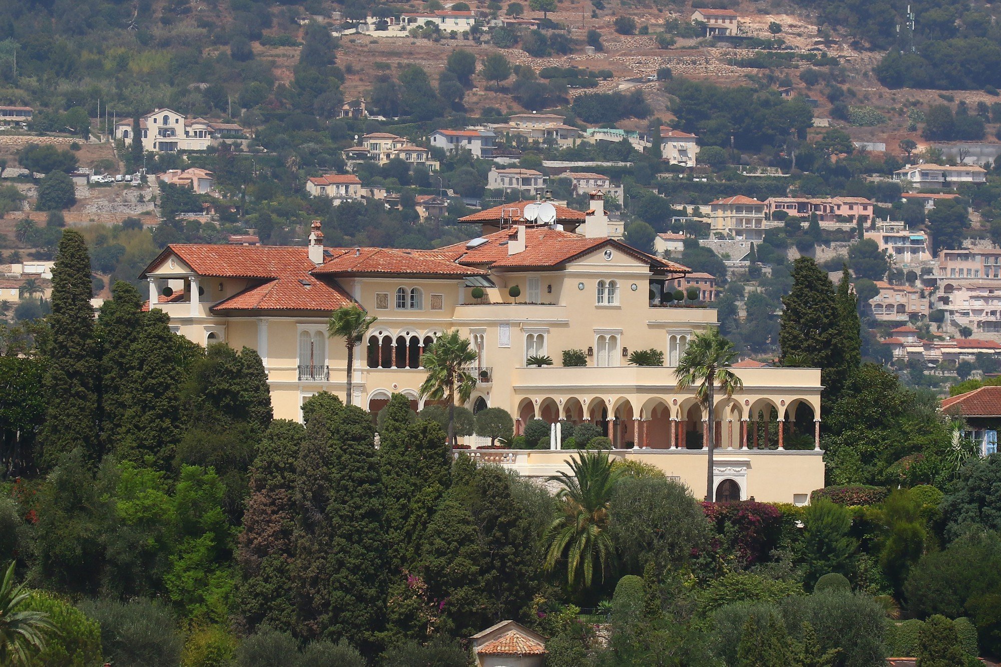 The most expensive house is situated in France and is sold for €1 billion