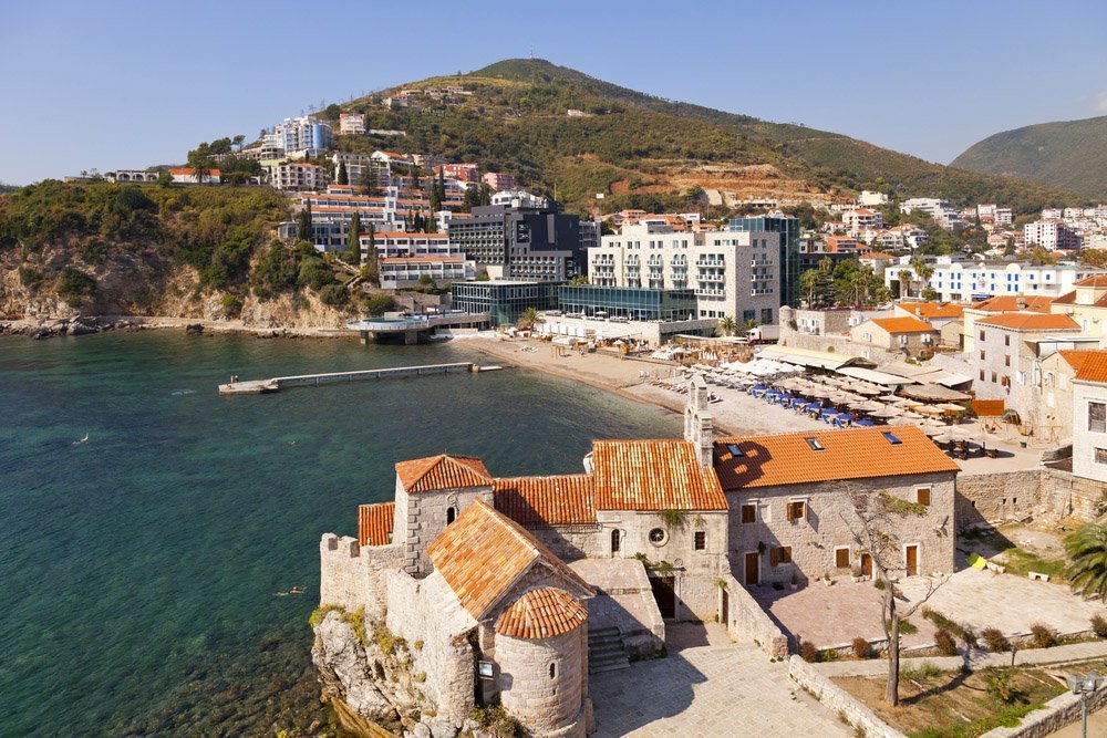 New apartments in Budva became cheaper for the year