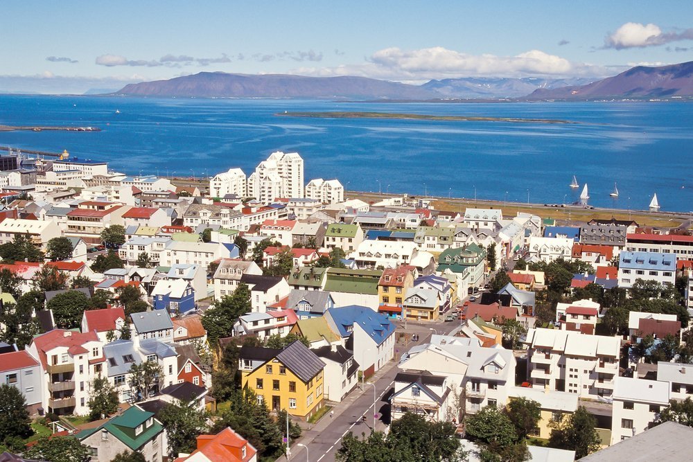 On trail of Icelandic real estate bargains