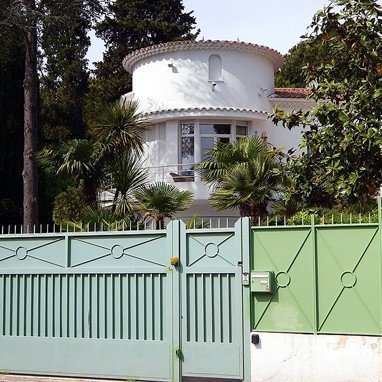 France: wife of Kaliningrad's mayor built a villa on the Cote d'Azur
