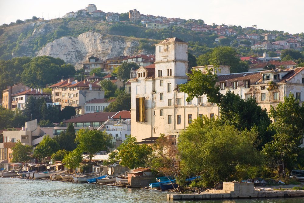 Russian auction house will sell Bulgarian real estate properties