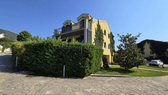 Townhouse in Budva county