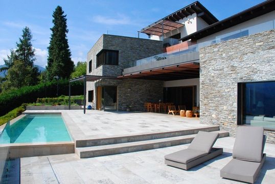 Villa in Pettenasco