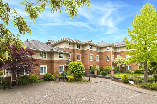 Apartment in Weybridge