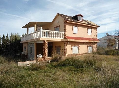 Villa in Montroy