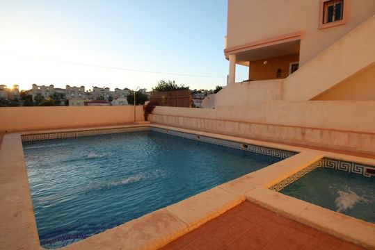 Apartment house in Villamartín