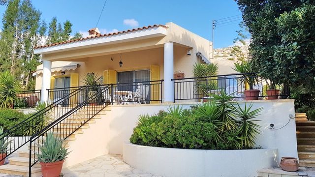 Bungalow in Peyia