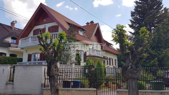 Detached house in Budapest