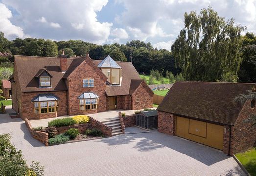 House in Priors Marston