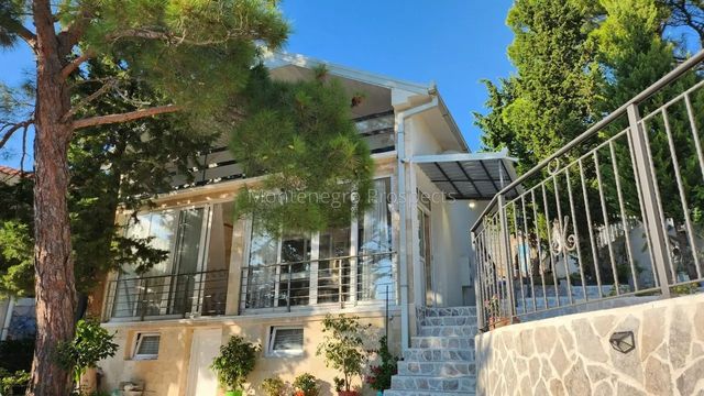 House in Barska riviera