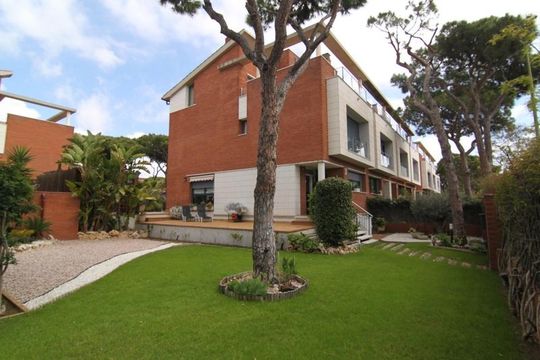 Townhouse in Gava Mar