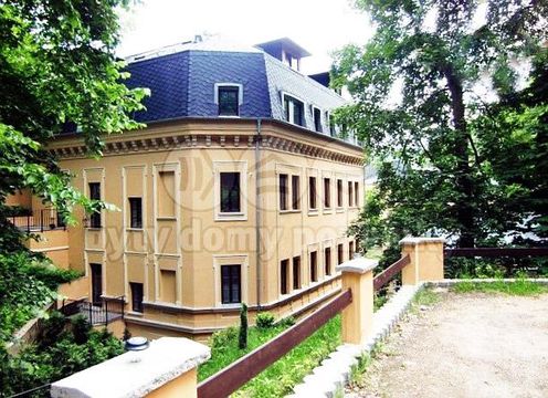 Detached house in Karlovy Vary