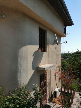 House in Avren