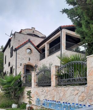 House in Bar