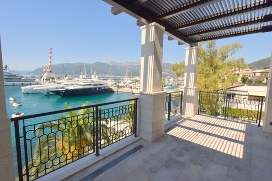 Apartment in Tivat