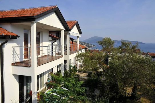 Townhouse in Igalo