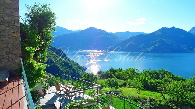 Villa in Plesio