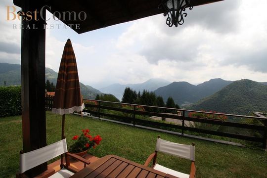 Detached house in Casasco d'Intelvi