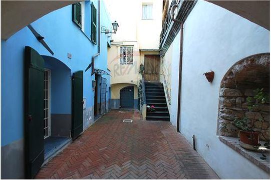 Apartment in Borghetto Santo Spirito