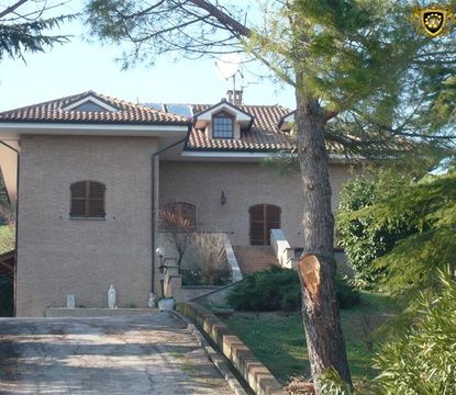 Villa in Ostra