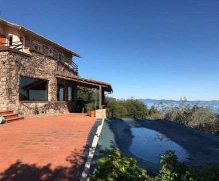Villa in Maderno