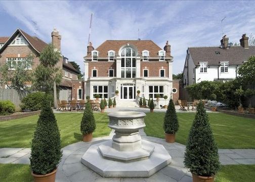 Detached house in London