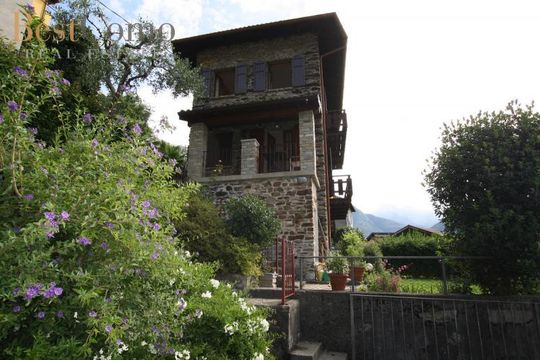 Detached house in Santa Maria