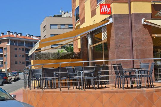 Commercial in Lloret de Mar