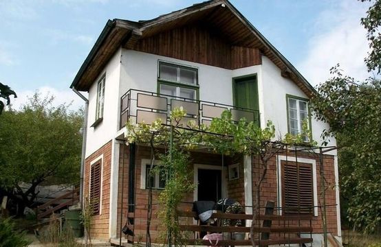 Detached house in Burgas