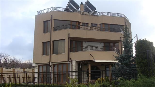 Detached house in Varna