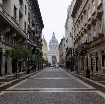 In Budapest total area for commercial real estate for sale amounted to 1.9 million sq.m.