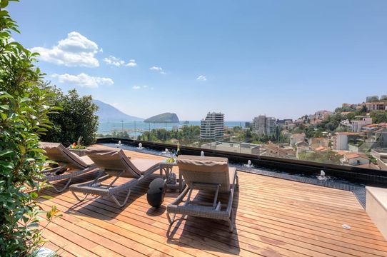 Penthouse in Budva