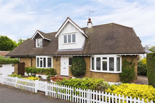 House in Thames Ditton