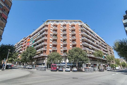 Apartment in Eixample