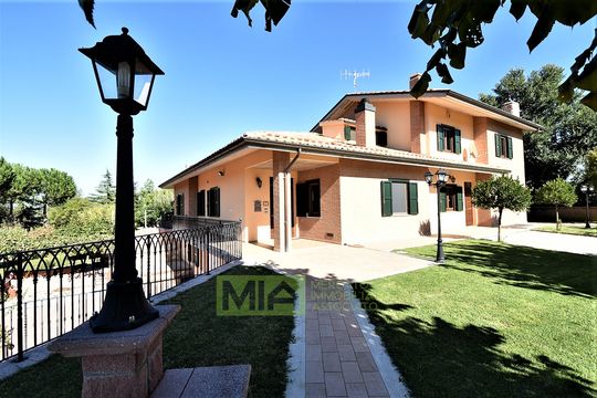 Villa in Amandola