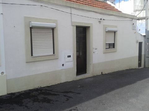 Semi-detached house in Barreiro