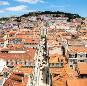  In Portugal for six months were issued 821 residence permits to investors
