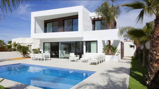 Villa in Guardamar de la Safor