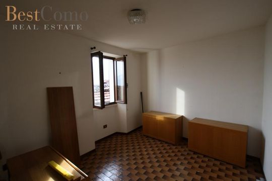 Detached house in Plesio