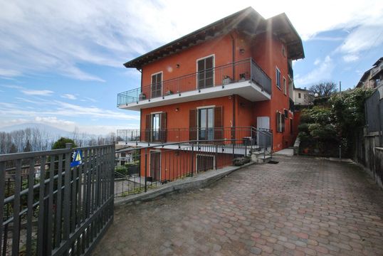 Apartment in Magognino