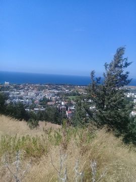 Land in Kyrenia (Girne)