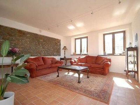 Detached house in Barga