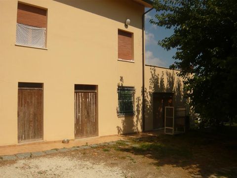 Detached house in Ostra